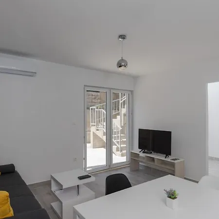 公寓 Batala Garden - Comfort One Bedroom With Patio And Garde... *